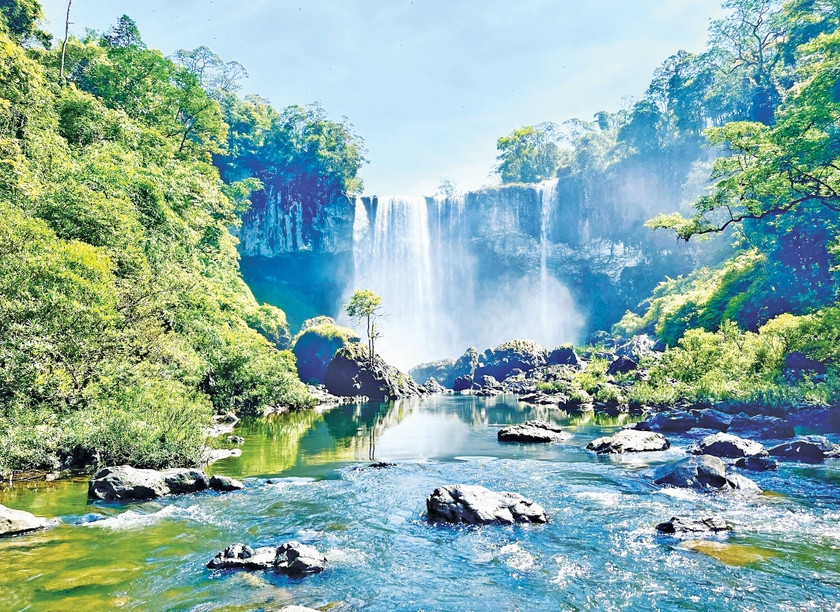 Thác 50 là một thắng cảnh thiên nhiên nổi tiếng nằm trong Khu Bảo tồn thiên nhiên Kon Chư Răng (xã Sơn Lang, huyện Kbang, tỉnh Gia Lai). Ảnh: Phương Vi Thác 50 là một thắng cảnh thiên nhiên nổi tiếng nằm trong Khu Bảo tồn thiên nhiên Kon Chư Răng (xã Sơn Lang, huyện Kbang, tỉnh Gia Lai). Ảnh: Phương Vi