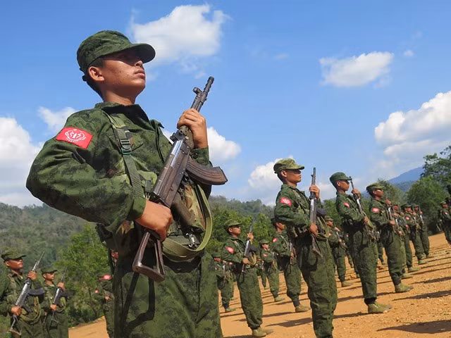 Nhóm vũ trang thiểu số Quân đội Arakan (AA). Ảnh: Reuters Nhóm vũ trang thiểu số Quân đội Arakan (AA). Ảnh: Reuters