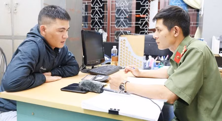 Đối tượng Trần Đình Ngọc bị Cơ quan An ninh điều tra Công an tỉnh bắt giữ về hành vi tổ chức cho người khác trốn đi nước ngoài. Ảnh: L.A