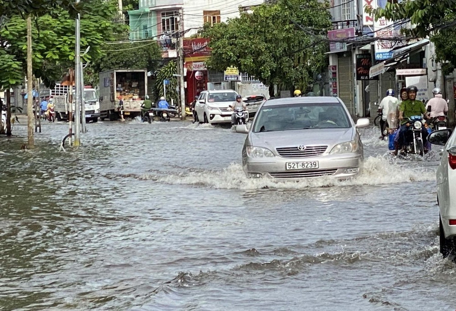 Nguy cơ mưa bão dồn dập trong những tháng cuối năm, đặc biệt là khu vực miền Trung. (Ảnh minh họa: Công Thử/TTXVN) Nguy cơ mưa bão dồn dập trong những tháng cuối năm, đặc biệt là khu vực miền Trung. (Ảnh minh họa: Công Thử/TTXVN)