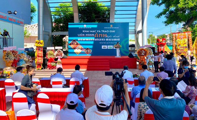 Khai mạc Liên hoan ảnh nghệ thuật khu vực Nam Trung bộ và Tây nguyên lần thứ 28 năm 2023. Ảnh: HẢI PHONG Khai mạc Liên hoan ảnh nghệ thuật khu vực Nam Trung bộ và Tây nguyên lần thứ 28 năm 2023. Ảnh: HẢI PHONG