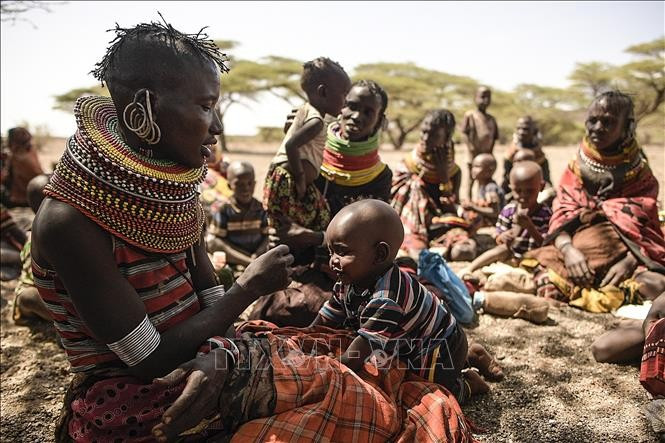 Trẻ em Kenya ở làng Purapul thuộc Marsabit. Ảnh: AFP/TTXVN Trẻ em Kenya ở làng Purapul thuộc Marsabit. Ảnh: AFP/TTXVN