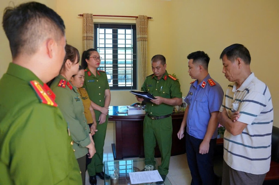 Cơ quan công an đọc lệnh bắt bị can Vì Thị Tiên