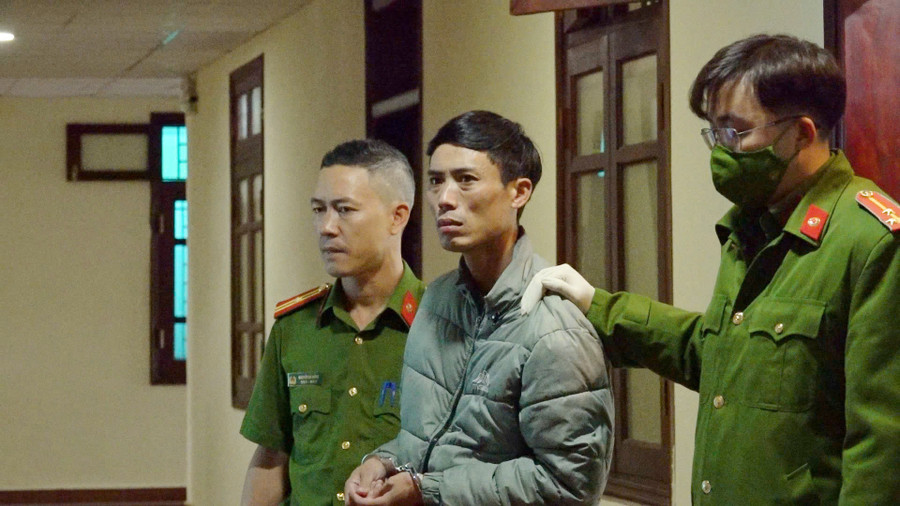 Lê Việt Nam tại cơ quan Công an. Lê Việt Nam tại cơ quan Công an.