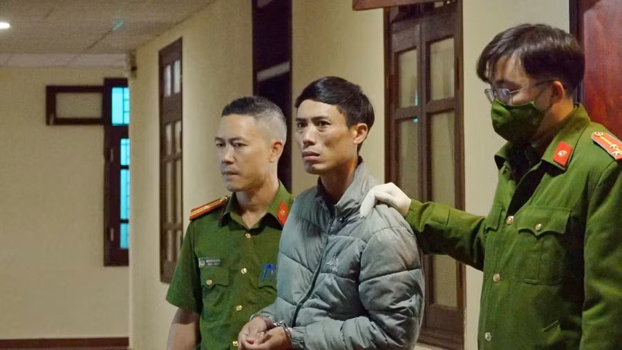 Lê Việt Nam tại cơ quan Công an.