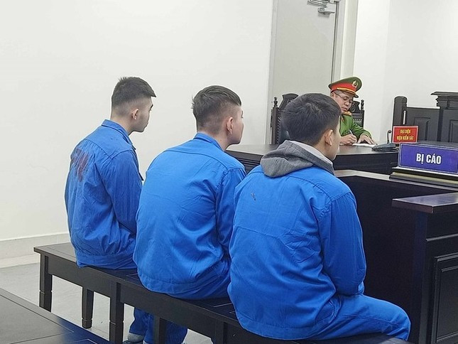 Ba bị cáo tại phiên tòa