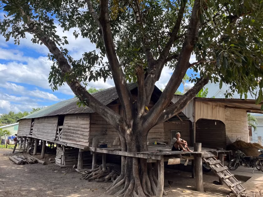 Nhà dài của người Jrai ở huyện Krông Pa. Ảnh: P.L