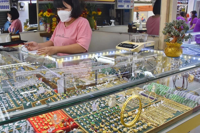 Giá vàng nhẫn tăng giảm liên tục thời gian qua Giá vàng nhẫn tăng giảm liên tục thời gian qua