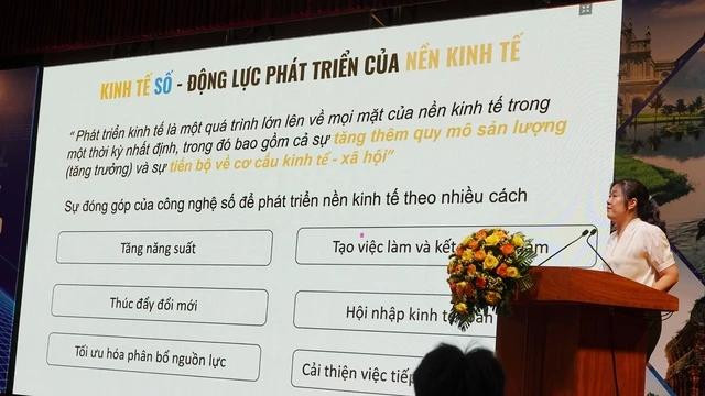 Các đại biểu chia sẻ về mô hình hay, kinh nghiệm tốt trong chuyển đổi số. Ảnh: HOÀNG TRỌNG