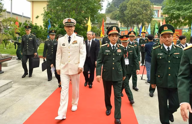 Hai Bộ trưởng thăm Đồn Biên phòng Cửa khẩu quốc tế Lào Cai