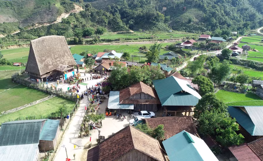 Vẻ đẹp yên bình của làng Vi Rơ Ngheo, xã Đăk Tăng, huyện Kon Plông. Ảnh: N.P Vẻ đẹp yên bình của làng Vi Rơ Ngheo, xã Đăk Tăng, huyện Kon Plông. Ảnh: N.P