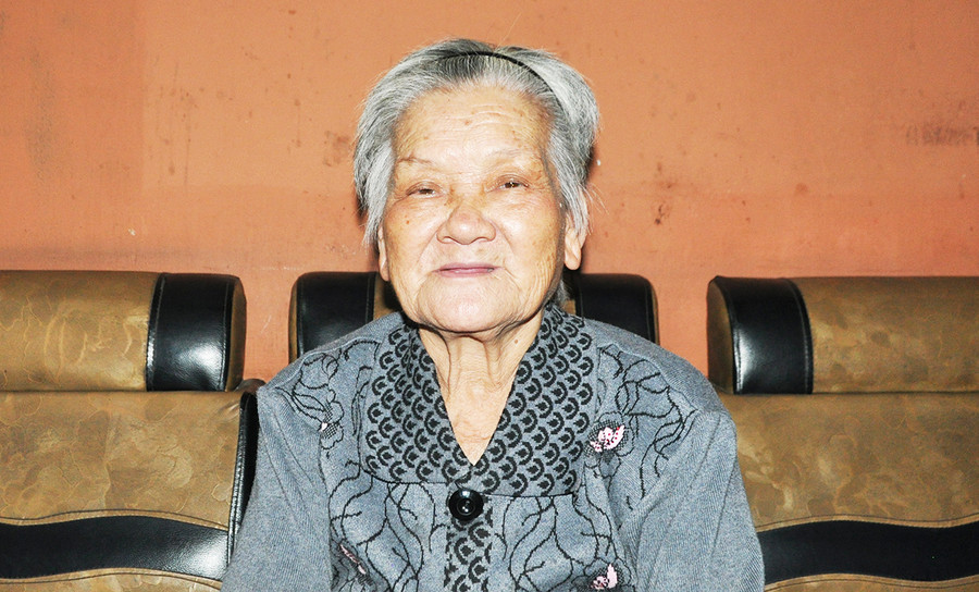 Bà Vũ Thị Mùi kể lại chuyện những lần gặp Bác. Ảnh: Nguyễn Anh Minh Bà Vũ Thị Mùi kể lại chuyện những lần gặp Bác. Ảnh: Nguyễn Anh Minh