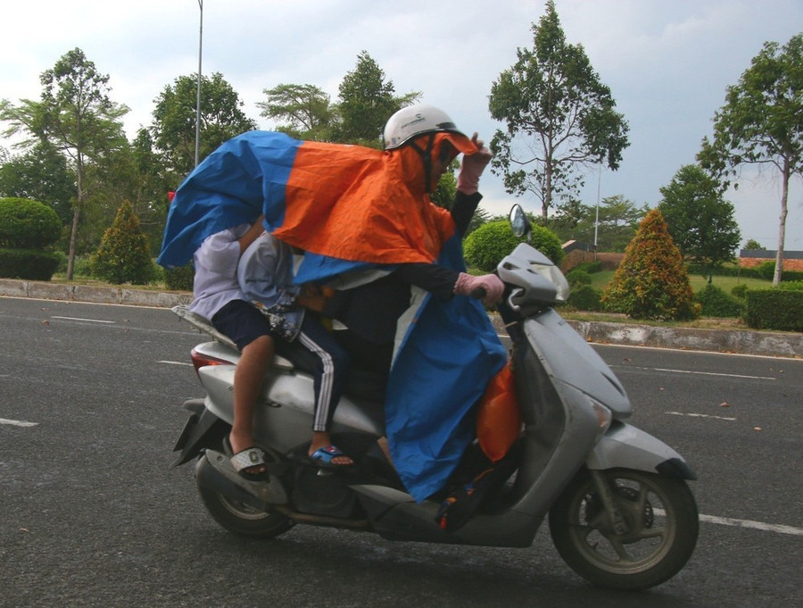 Mưa đầu mùa tại thành phố Vị Thanh. (Ảnh: TTXVN) Mưa đầu mùa tại thành phố Vị Thanh. (Ảnh: TTXVN)