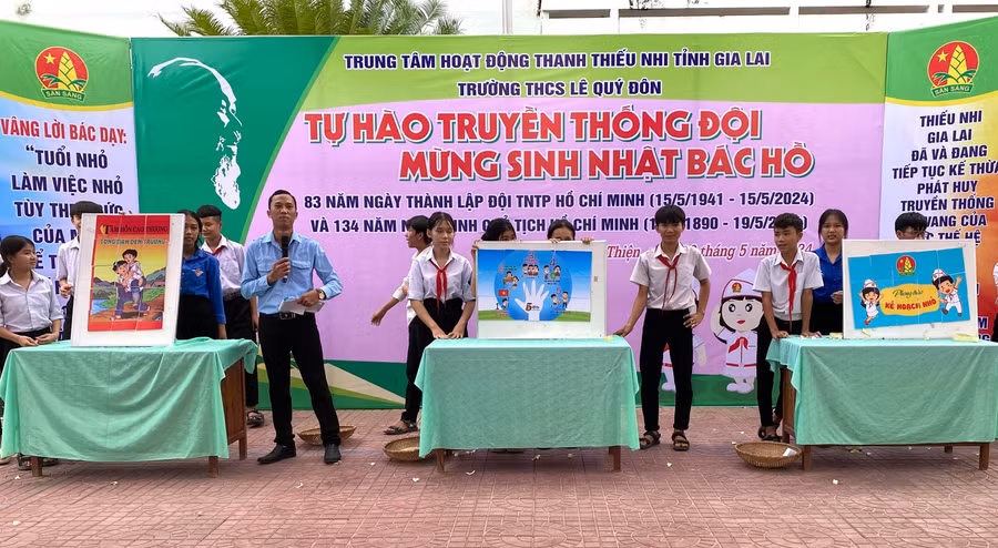 Các em học sinh hào hứng tham gia "Ngày hội công tác Đội". Ảnh: Hà Đức Thành