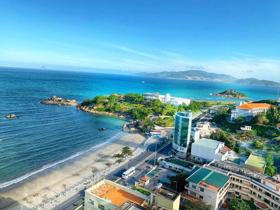 Nha Trang với ưu thế của một thành phố biển đã thu hút sự lựa chọn của người dân nhân dịp nghỉ 30-4 và 1-5 sắp tới.