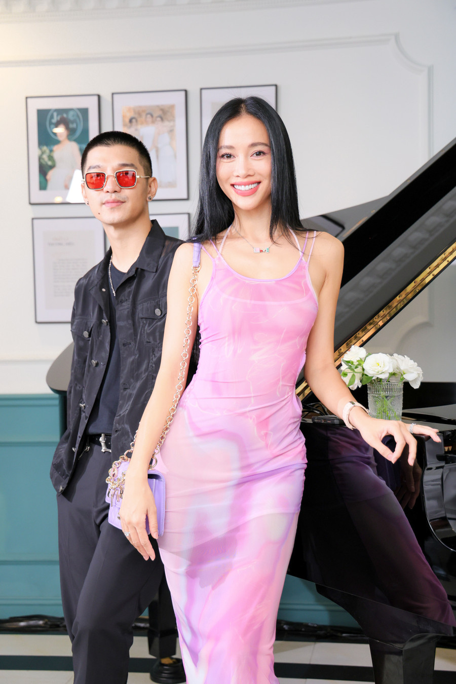 Vũ Ngọc Anh nóng bỏng bên Cường Seven. Cả hai vừa tổ chức lễ cưới tại Hà Nội. Ảnh: BTC