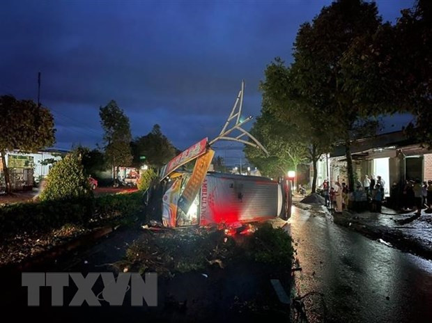 Hiện trường vụ tai nạn. (Ảnh: TTXVN phát) Hiện trường vụ tai nạn. (Ảnh: TTXVN phát)