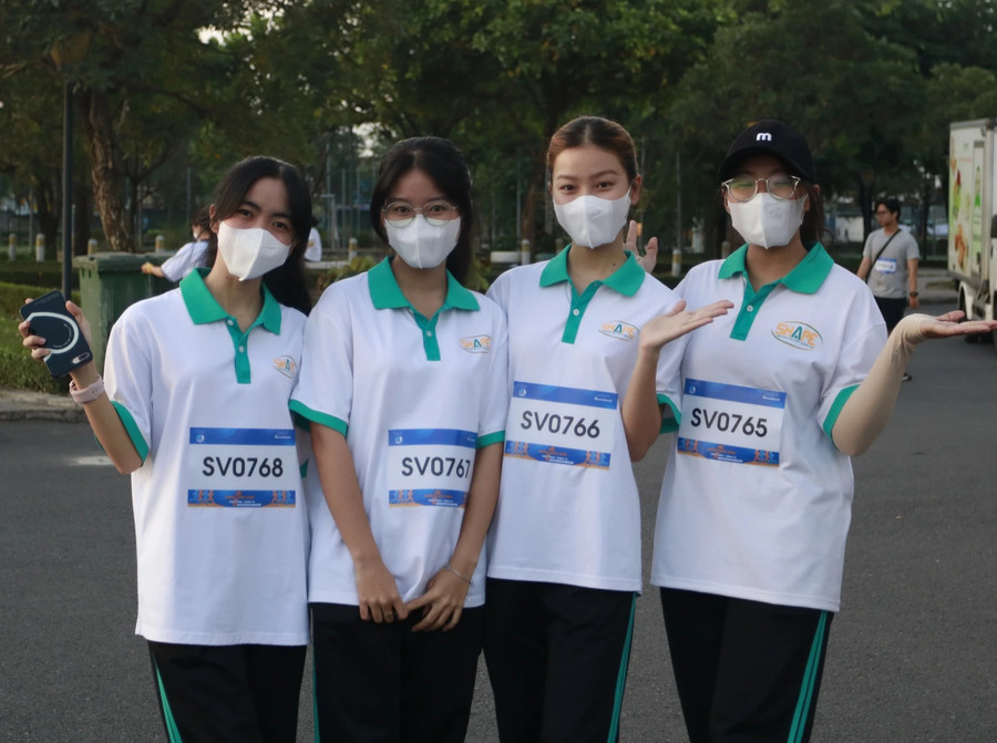 Không chỉ giao lưu, các bạn trẻ tham gia giải chạy bộ còn rèn luyện được sức khỏe. Ảnh: Tấn Đạt Không chỉ giao lưu, các bạn trẻ tham gia giải chạy bộ còn rèn luyện được sức khỏe. Ảnh: Tấn Đạt