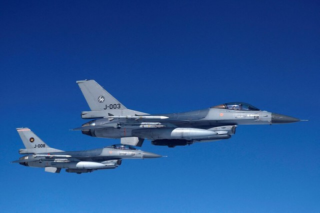 Máy bay F-16 của Không quân Hà Lan trong một cuộc tập trận năm 2023 - Ảnh: REUTERS