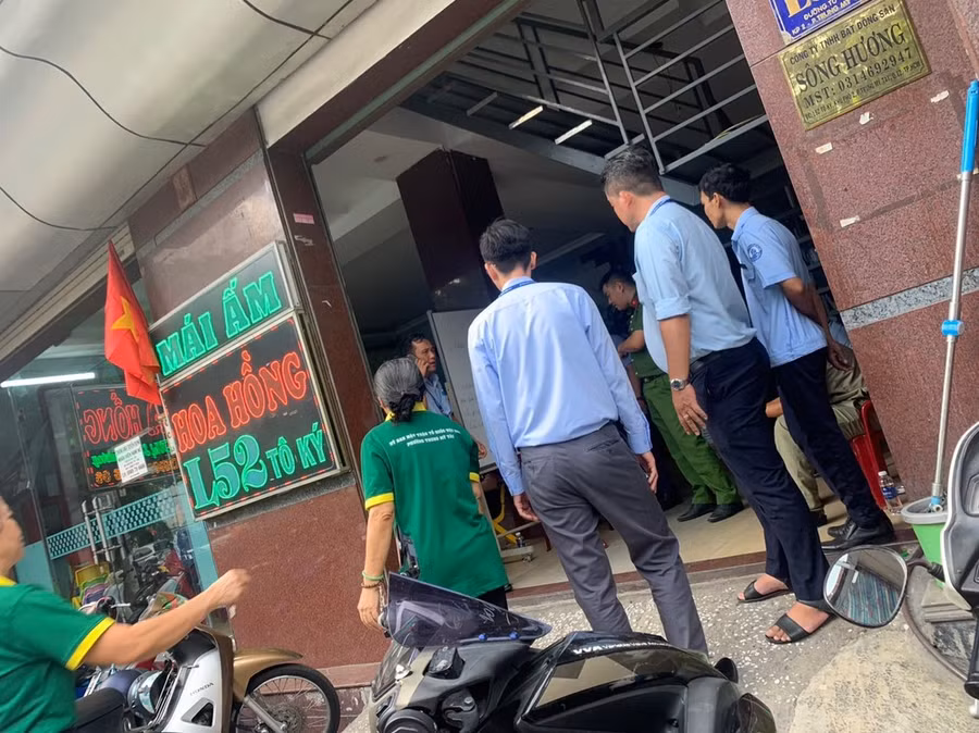 Công an kiểm tra Mái ấm Hoa Hồng sáng 4-9