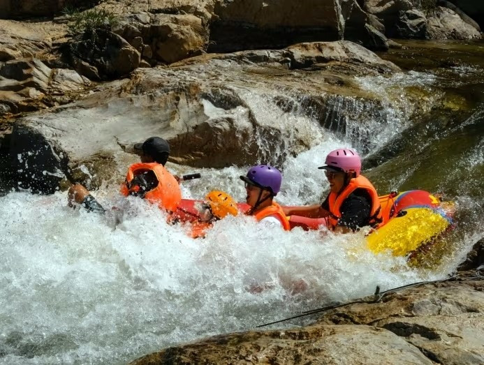 Vượt thác ở Kong Forest. Ảnh Toh Ee Ming.