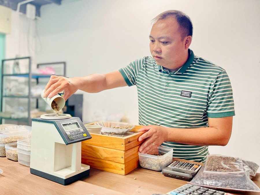 Anh Nguyễn Hải Phong xây dựng vùng nguyên liệu sinh thái hữu cơ nhằm tạo ra chuỗi giá trị bền vững. Ảnh: T.D