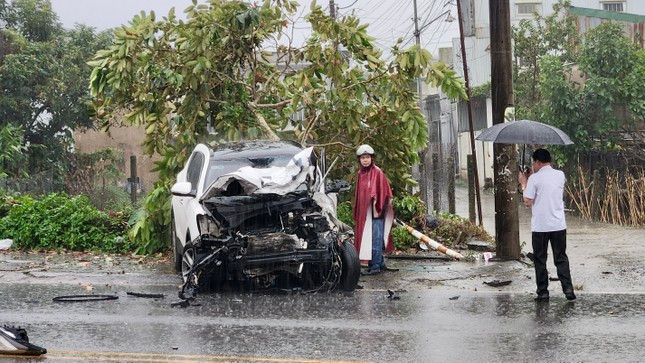 Hiện trường vụ tai nạn khiến 2 thanh niên tử vong