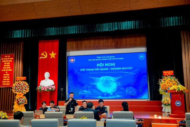 Lãnh đạo Cục Hải quan TP HCM đối thoại với doanh nghiệp sáng 26-6 Lãnh đạo Cục Hải quan TP HCM đối thoại với doanh nghiệp sáng 26-6