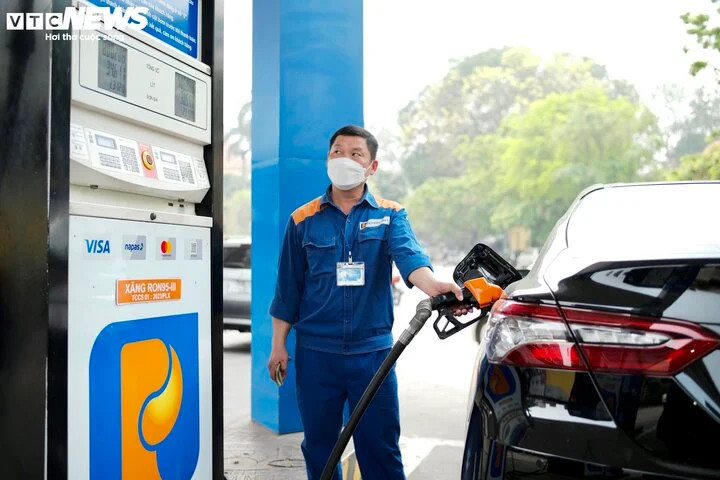 Dự báo giá xăng dầu chiều nay cùng tăng. (Ảnh minh họa: Công Hiếu). Dự báo giá xăng dầu chiều nay cùng tăng. (Ảnh minh họa: Công Hiếu).