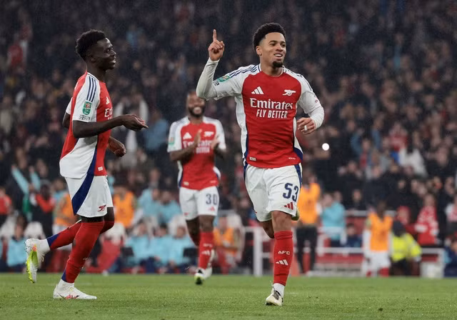 Chân sút 17 tuổi Ethan Nwaneri hai phen lập công