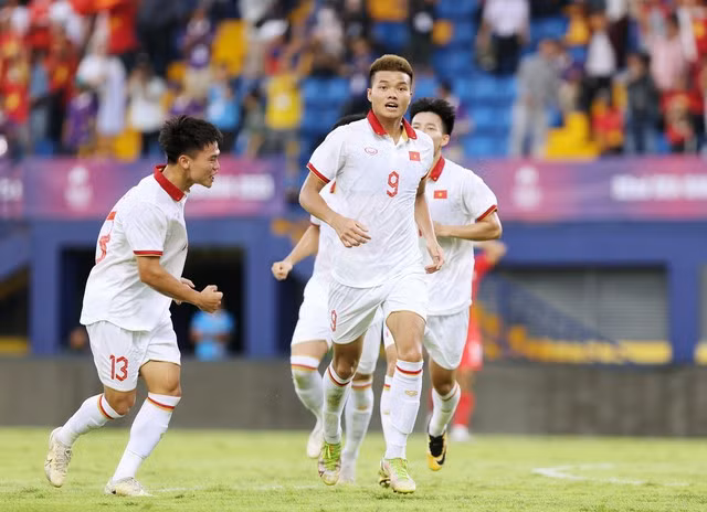 Văn Tùng ghi dấu ấn. Ảnh: Ngọc Dương Văn Tùng ghi dấu ấn. Ảnh: Ngọc Dương