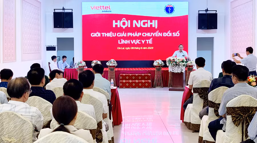 Quang cảnh hội nghị giới thiệu giải pháp chuyển đổi số lĩnh vực y tế ngày 8-6-2023. Ảnh: Như Nguyện