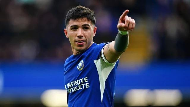 Enzo bị Chelsea điều tra. Enzo bị Chelsea điều tra.