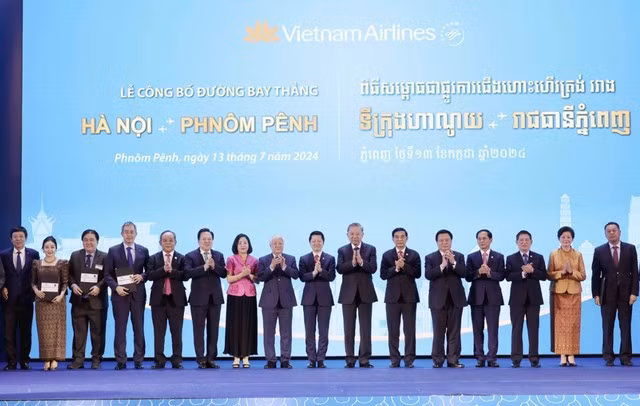 Đại biểu hai nước chúc mừng công bố đường bay Hà Nội - Phnom Penh