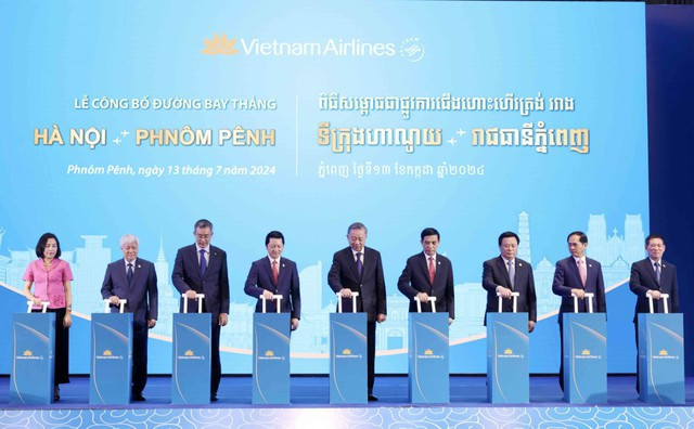 Nghi thức công bố đường bay Hà Nội - Phnom Penh Nghi thức công bố đường bay Hà Nội - Phnom Penh