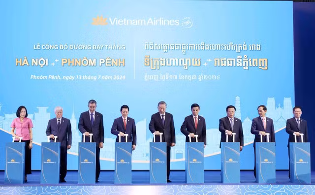 Nghi thức công bố đường bay Hà Nội - Phnom Penh Nghi thức công bố đường bay Hà Nội - Phnom Penh