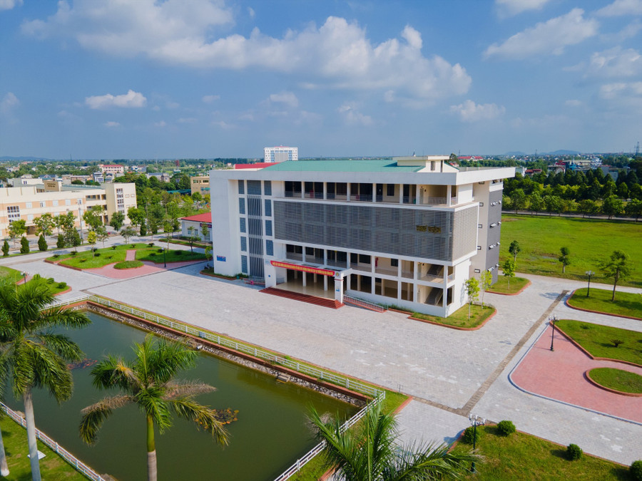 Trường Đại học Hồng Đức nơi xảy ra vụ mất trộm. Ảnh: hdu.edu.vn