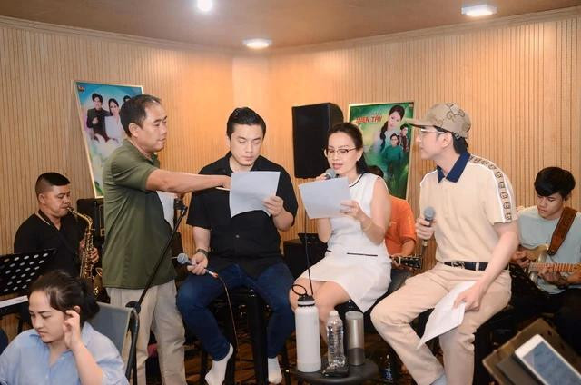 Đêm nhạc kỷ niệm 30 năm ca hát của Cẩm Ly có sự góp mặt của Đan Trường, Lam Trường... Ảnh FBNV