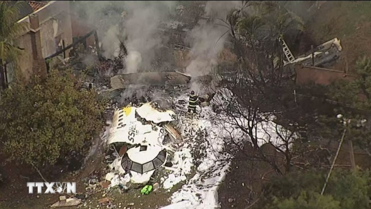 Xác máy bay gặp nạn tại thành phố Vinhedo, bang Sao Paulo, Brazil. (Ảnh: TV Globo/TTXVN) Xác máy bay gặp nạn tại thành phố Vinhedo, bang Sao Paulo, Brazil. (Ảnh: TV Globo/TTXVN)