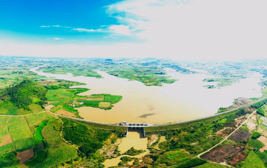 Toàn cảnh đập tràn Nhà máy Thủy điện An Khê (ảnh nguồn tapchicongthuong.vn)