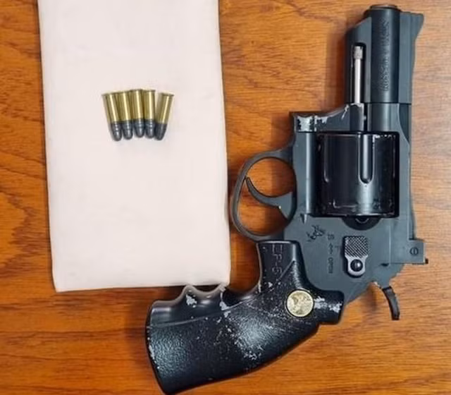 Lốp xe máy của lực lượng QLBVR bị các đối tượng phá hoại tại xã Quảng Sơn, huyện Đắk Glong