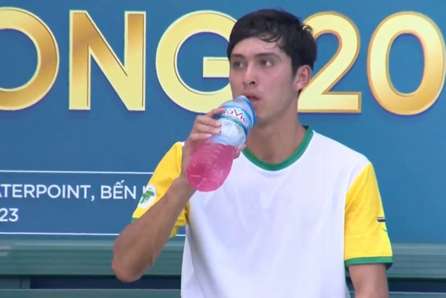 Tay vợt Việt kiều Úc Adrian Correa tạo bất ngờ ở giải quần vợt vô địch quốc gia 2023. Ảnh: HTF