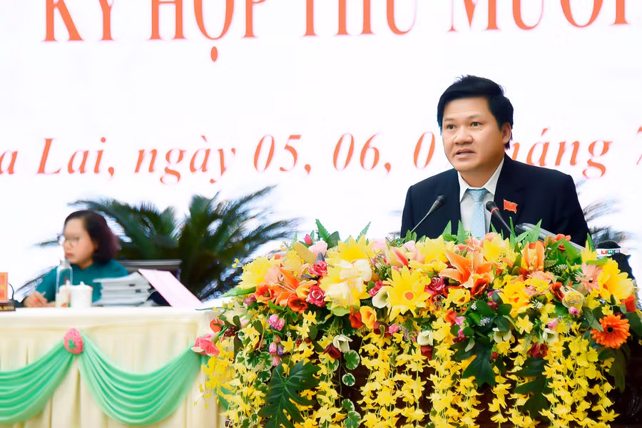 Ủy viên Ban Thường vụ Tỉnh ủy, Phó Chủ tịch Thường trực HĐND tỉnh Trương Văn Đạt phát biểu tại kỳ họp. Ảnh: Đức Thụy Ủy viên Ban Thường vụ Tỉnh ủy, Phó Chủ tịch Thường trực HĐND tỉnh Trương Văn Đạt phát biểu tại kỳ họp. Ảnh: Đức Thụy