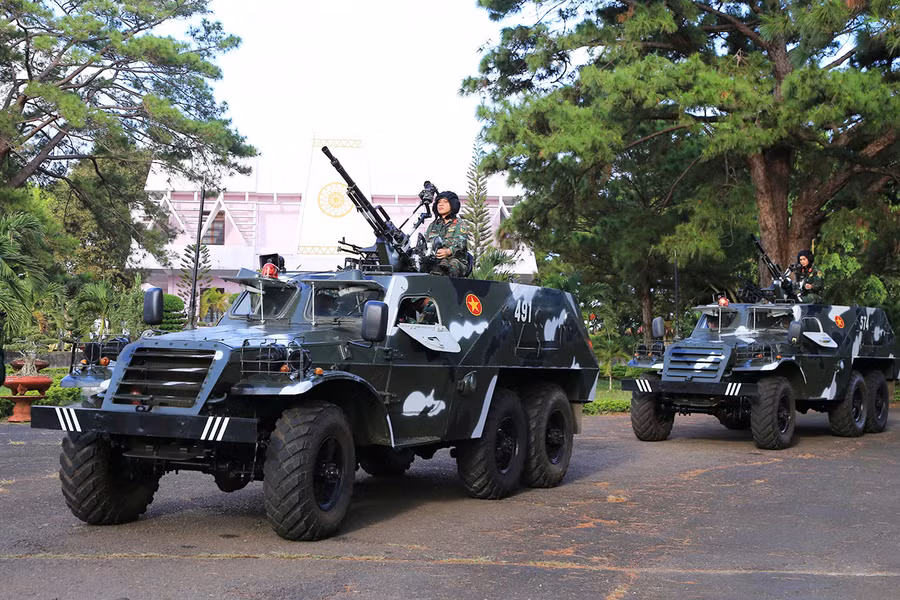 Đại đội Trinh sát cơ giới thực hành huấn luyện. Ảnh: V.H Đại đội Trinh sát cơ giới thực hành huấn luyện. Ảnh: V.H