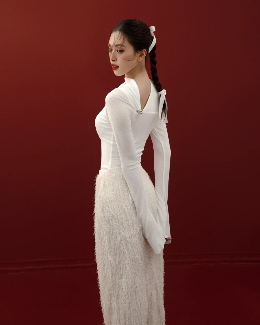 Khi nhắc đến mẹ, Hoa hậu Tiểu Vy nghĩ ngay tới hình ảnh chiếc xe đạp nhỏ mà mẹ luôn đèo cô đi học, đi chơi những ngày thơ ấu. Ảnh:Trí Nghĩa Khi nhắc đến mẹ, Hoa hậu Tiểu Vy nghĩ ngay tới hình ảnh chiếc xe đạp nhỏ mà mẹ luôn đèo cô đi học, đi chơi những ngày thơ ấu. Ảnh:Trí Nghĩa