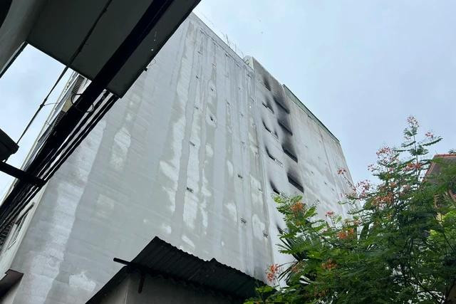 Đêm 12 rạng sáng 13.9.2023, chung cư mini số 37 ngách 29/70 phố Khương Hạ bị cháy làm 56 người chết. Ảnh: NGUYỄN TRƯỜNG Đêm 12 rạng sáng 13.9.2023, chung cư mini số 37 ngách 29/70 phố Khương Hạ bị cháy làm 56 người chết. Ảnh: NGUYỄN TRƯỜNG