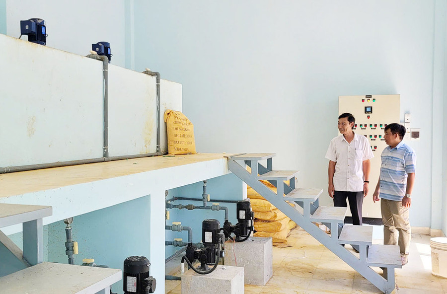 Nhà máy nước sạch xã Đông và Nghĩa An giúp hàng ngàn hộ dân được dùng nước sạch hàng ngày. Ảnh: T.D