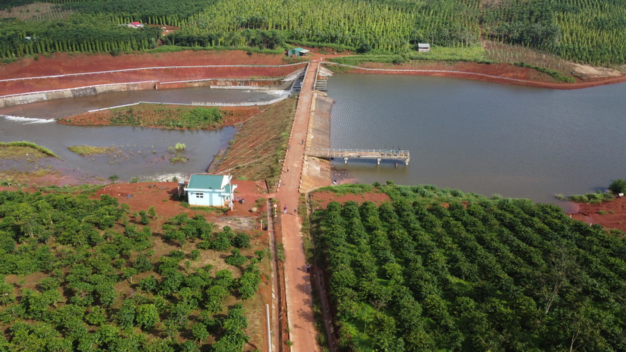 Dự án hồ thủy lợi Đắk N'Ting chứa 1,2 triệu m3 nước đang có nguy cơ vỡ Dự án hồ thủy lợi Đắk N'Ting chứa 1,2 triệu m3 nước đang có nguy cơ vỡ