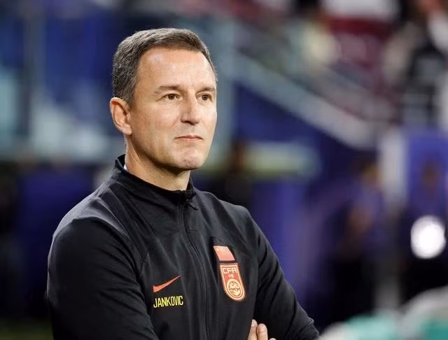 HLV Jankovic liên tục bị CĐV Trung Quốc chỉ trích