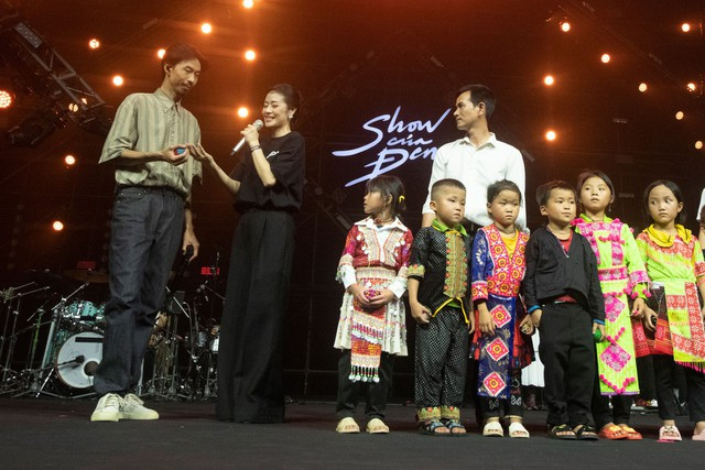 Đen Vâu trong một sô diễn. (Ảnh do nghệ sĩ cung cấp) Đen Vâu trong một sô diễn. (Ảnh do nghệ sĩ cung cấp)